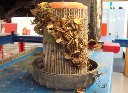 Vzduchový filtr podruhé - Tento vzduchový filtr napoví mnohé o provozních podmínkách vozidla.